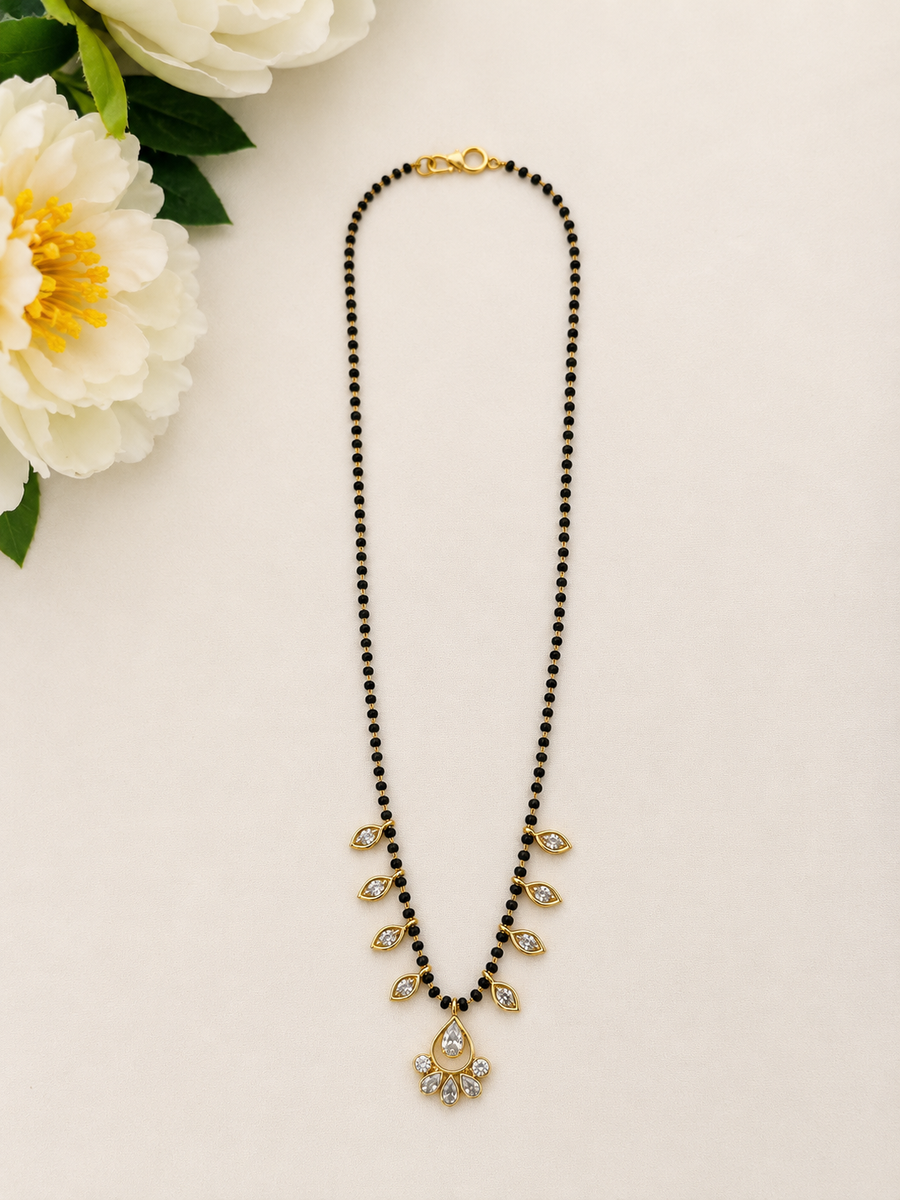 Leaf Design Black Beads Necklace V816