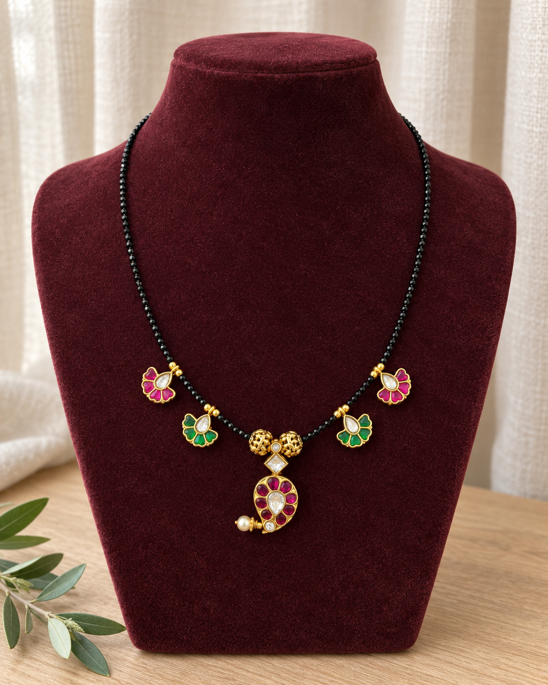Jadua Kundan Black Beads Necklace