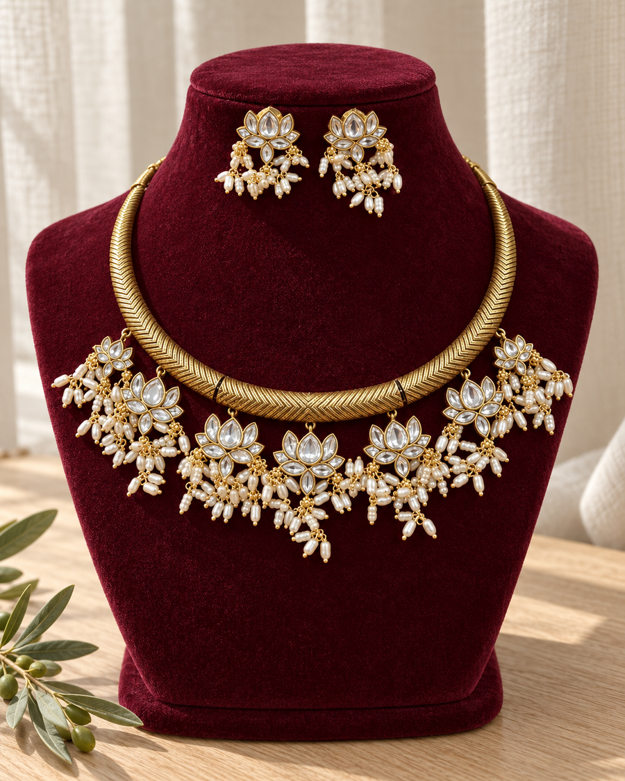 White Jadua Kundan Necklace Set
