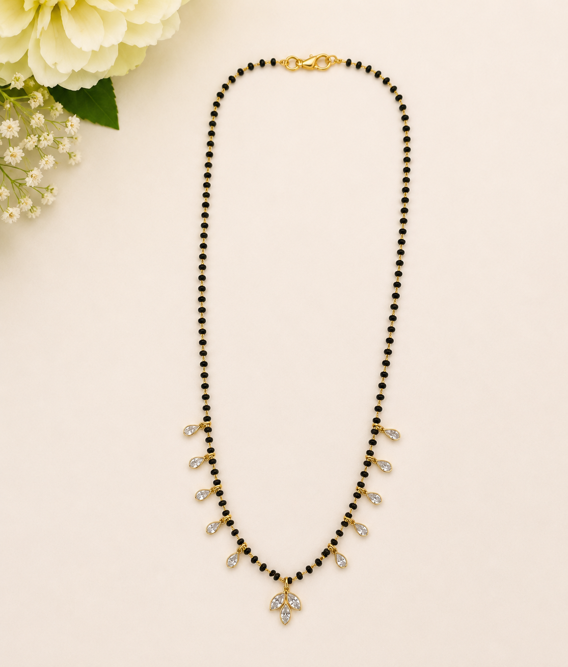Leaf Design Black Beads Necklace V811