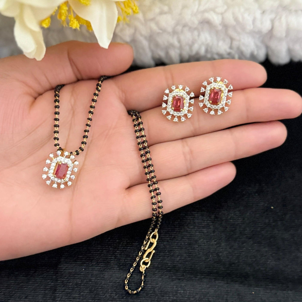 Black Beads Pendant Set V458